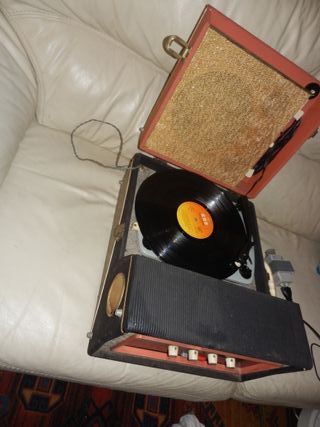 Tocadiscos Melodial.