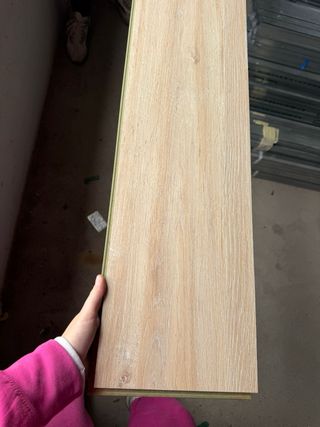 Tarima flotante madera clara material calidad