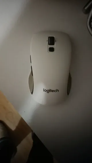 Ratón Logitech Blanco y Beige