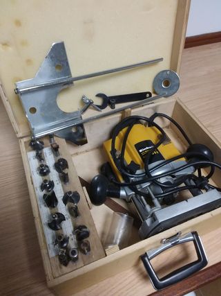 FRESADORA EINHELL BAVARIA BOF 850E