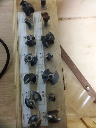 FRESADORA EINHELL BAVARIA BOF 850E