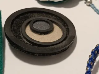 Conjunto collar, pulseras y broches