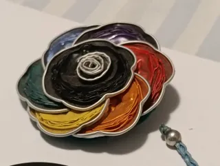 Conjunto collar, pulseras y broches