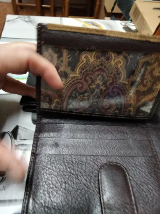 Carteras de piel marrones