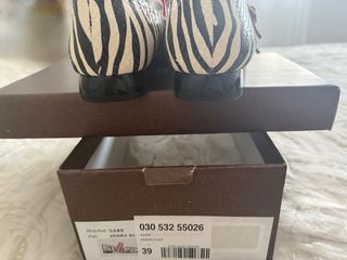 Zapatos de piel con estampado cebra