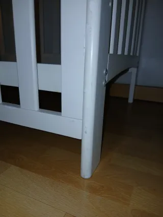 Cuna de madera blanca 120x60cm + protector de cuna