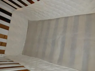 Cuna de madera blanca 120x60cm + protector de cuna