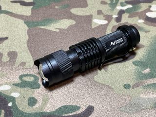 Linterna Táctica 300 lumens