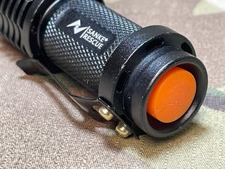 Linterna Táctica 300 lumens