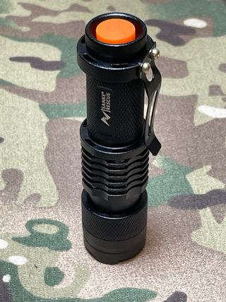 Linterna Táctica 300 lumens