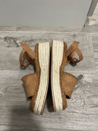 Sandalias Refresh Beige/Marrón Cuña