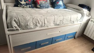 Cama nido doble con mesa y estantería
