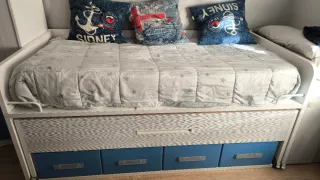 Cama nido doble con mesa y estantería