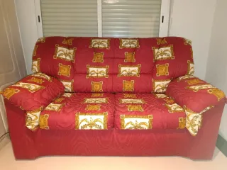 Sofá vintage tela granate, dorado y beige