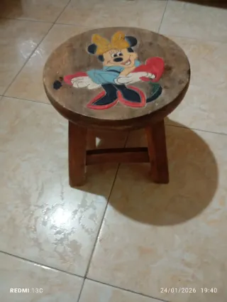 Sgabellino in legno Minnie Mouse