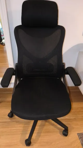 Silla de oficina ergonómica negra