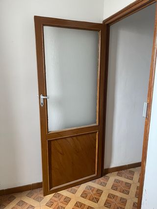 Puerta madera y cristal