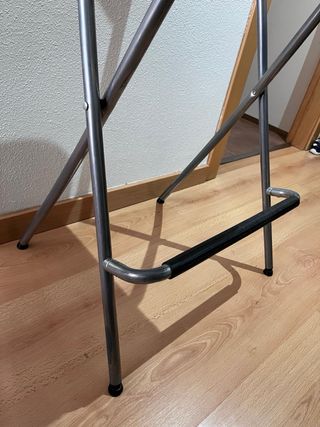 Taburetes Ikea Madera y Metal.