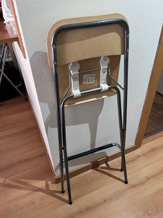 Taburetes Ikea Madera y Metal.
