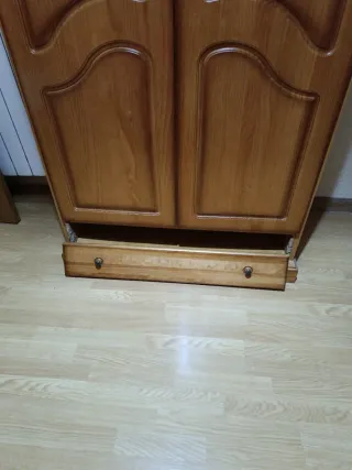 Armario de madera para habitación