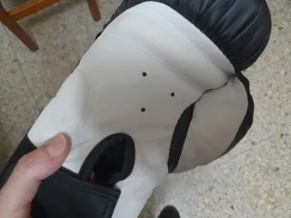 Guantes de boxeo 4oz negros y blancos