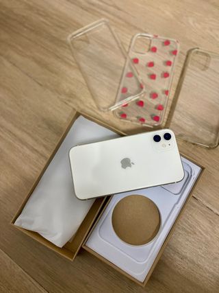 iPhone 11 128GB Blanco + 2 Fundas