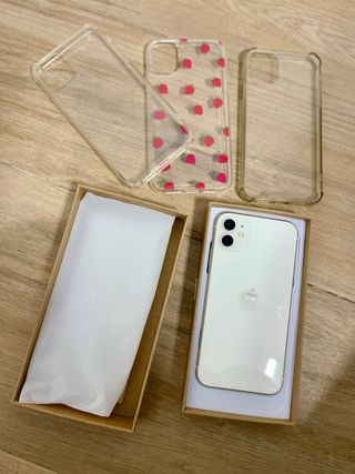 iPhone 11 128GB Blanco + 2 Fundas
