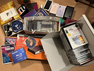 Lote tecnología: MP3, CD, DVD, Blu-ray, iPhone