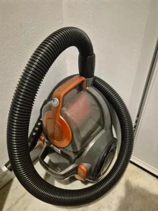 Aspirador sin bolsa Solac