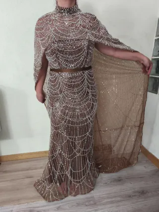 Vestido de fiesta largo con pedrería