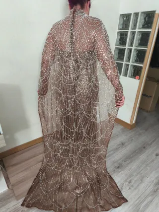 Vestido de fiesta largo con pedrería