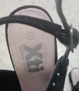 Sandalias XTi Tacón Tachuelas Talla 40