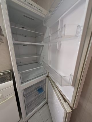 Frigorífico Samsung RB31HSR2DWW 306L