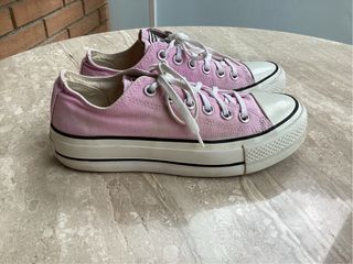 Converse plataforma rosa.