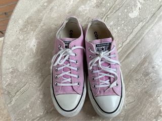 Converse plataforma rosa.