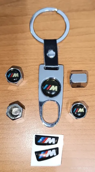 Pack BMW M: emblema, llavero y tapones válvulas