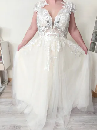 Vestido de Novia Blanco y por debajo amarillo