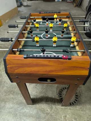 Futbolín infantil de madera restaurado