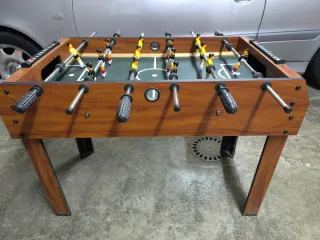 Futbolín infantil de madera restaurado