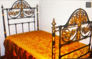 Cama forja vintage dorada y negra