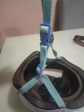 Casco Disney Frozen Morado