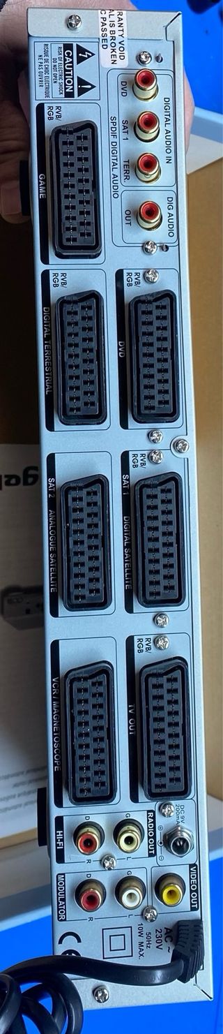 Distribuidor de euroconector Engel AV-ROUTER