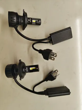 Bombillas LED H4 Philips Ultinon Rally 3550