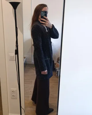 Abrigo abierto Stradivarius negro y gris