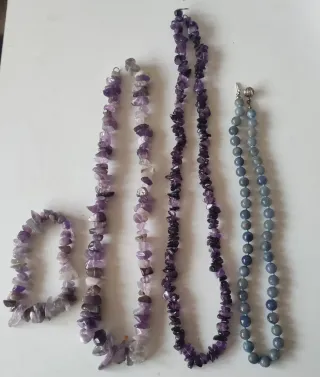 Collares de piedras naturales