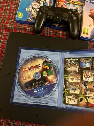 Consola PS4 Slim Negra + 5 Juegos
