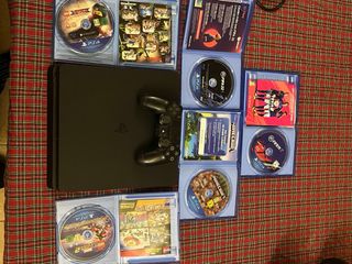 Consola PS4 Slim Negra + 5 Juegos