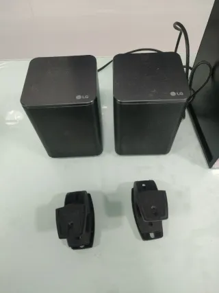Altavoces Traseros LG SPK8 Negros