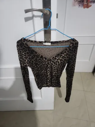 Camiseta animal print manga larga