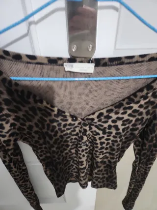 Camiseta animal print manga larga